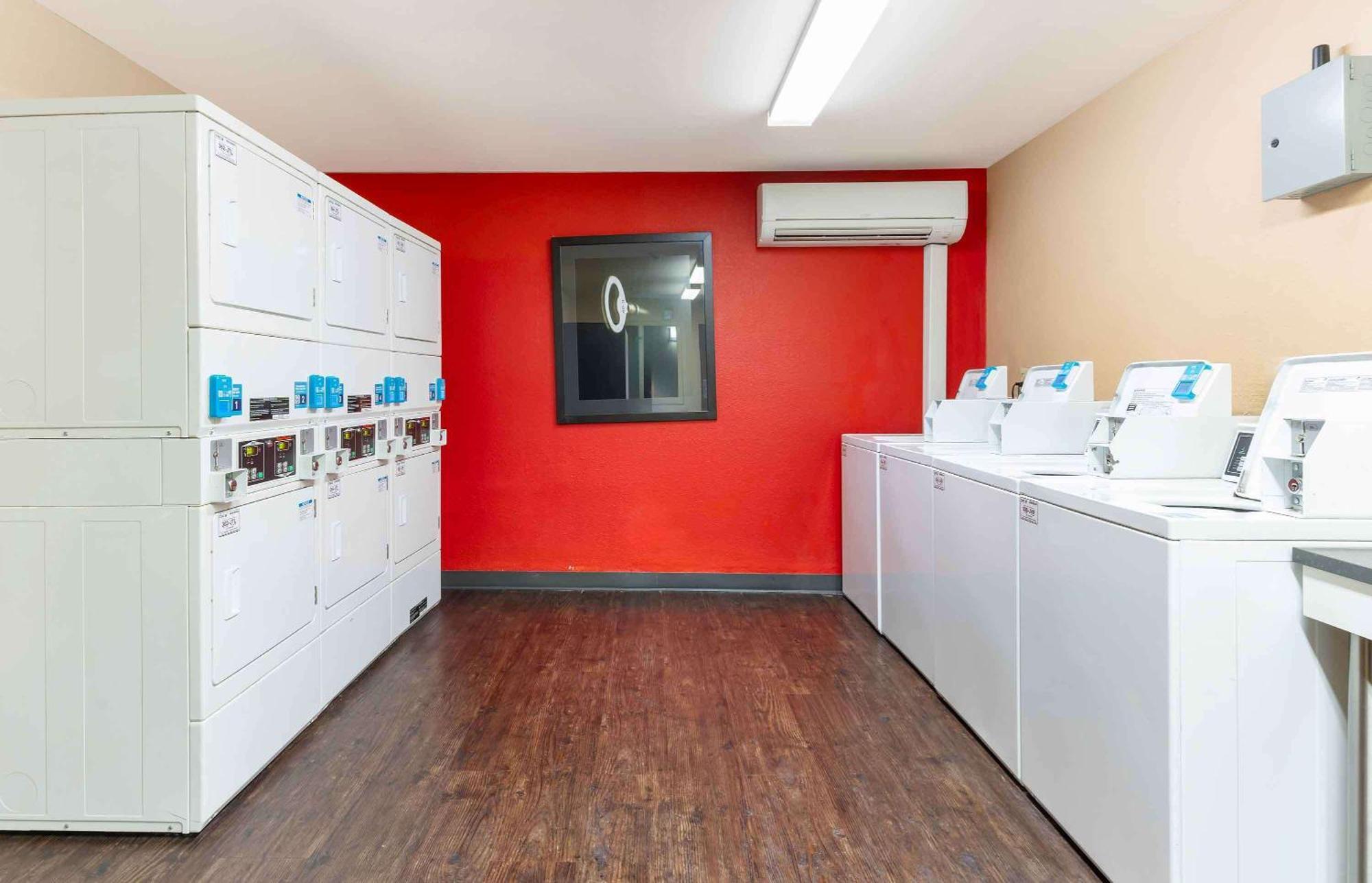 Extended Stay America Suites - Dublin - Hacienda Dr Eksteriør billede